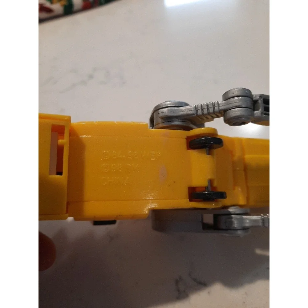 Yellow Lion Vintage Voltron Third Dimension Action Figure 1998 Trendmasters 90s